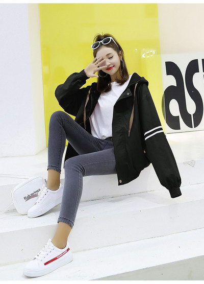 Γυναικείο μπουφάν για τις έγκυες γυναίκες σε τέσσερα χρώματα