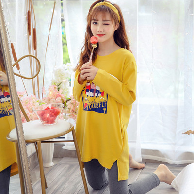 Дамска памучна пижама от две части в няколко модела с щампа