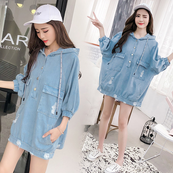 Дънково яке за бременни жени с качулка и разкъсани мотиви