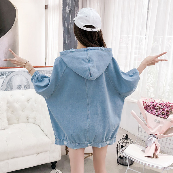 Дънково яке за бременни жени с качулка и разкъсани мотиви