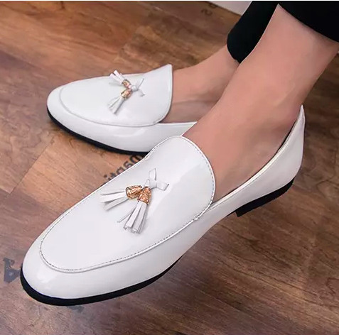 Модерни мъжки  мокасини с пискюл в няколко цвята 