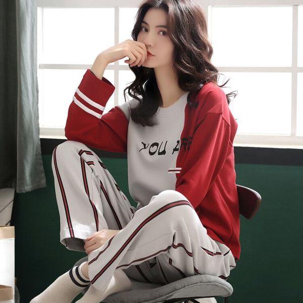 Дамска цветна пижама в няколко модела