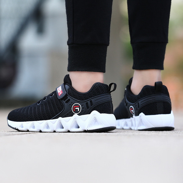 Ежедневни маратонки за момчета в три цвята