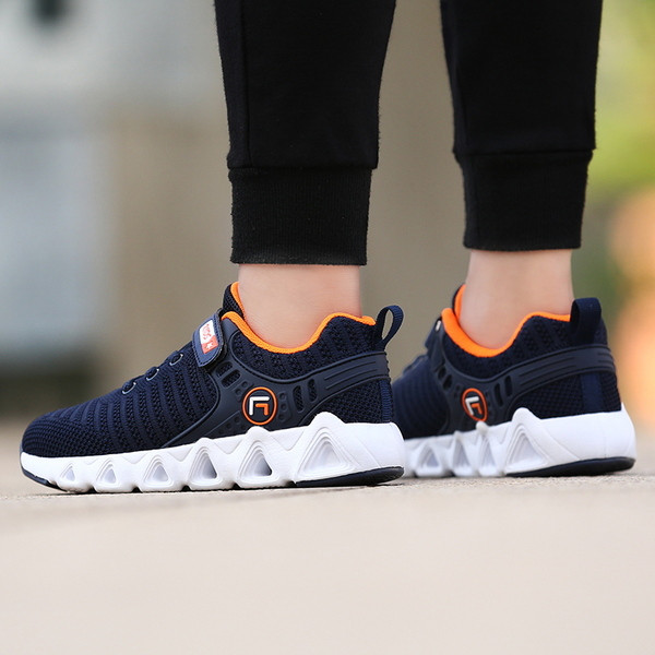 Ежедневни маратонки за момчета в три цвята