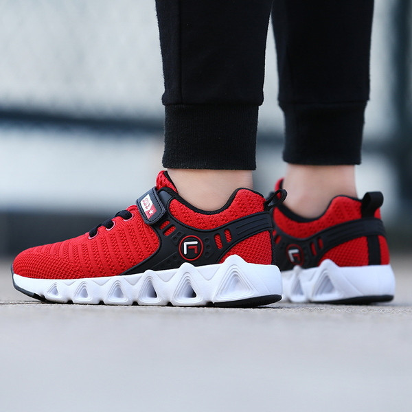 Ежедневни маратонки за момчета в три цвята