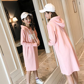 Спортна рокля за бременни жени с качулка и надпис в три цвята