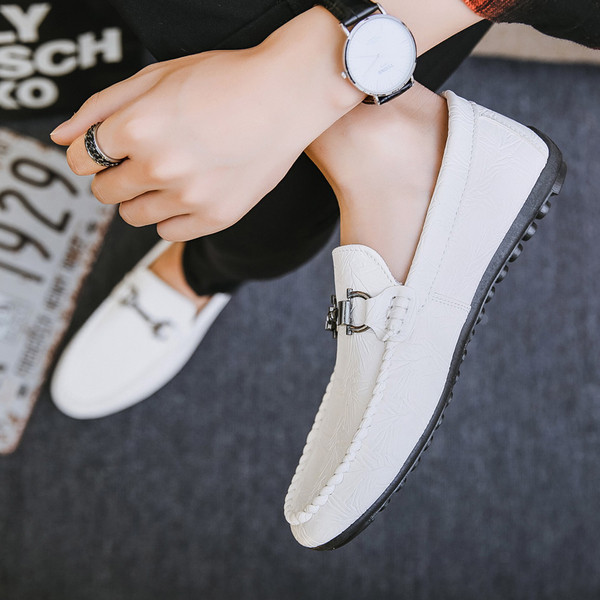 Мъжки модерни мокасини с метален елемент в няколко цвята 