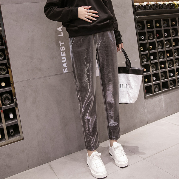 Лъскав панталон за бременни жени в сив цвят