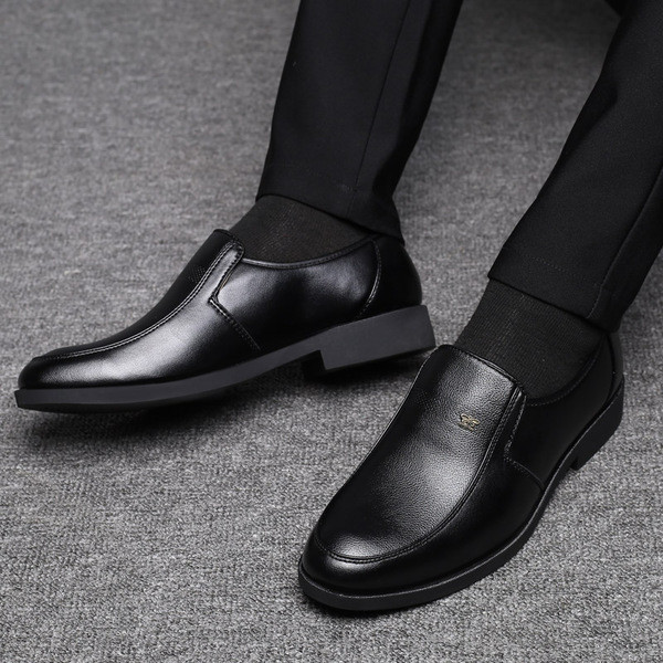 Мъжки официални кожени обувки в черен цвят 