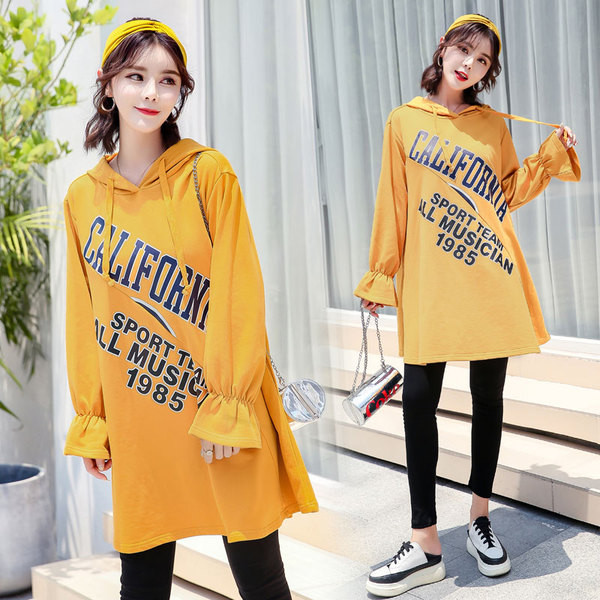 Μακρύ φούτερ για τις έγκυες γυναίκες με κουκούλα και κίτρινη κουκούλα