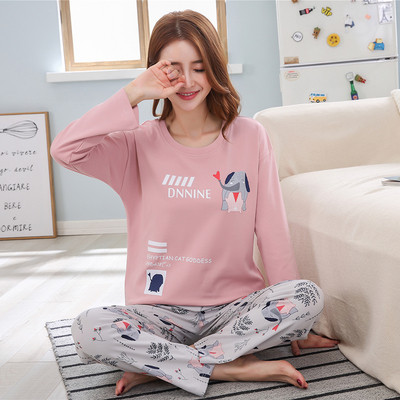 Дамска пижама - тениска с надпис и щампа и дълъг панталон с щампа