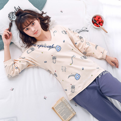 Дамска пижама - тениска с надпис и щампа и дълъг панталон с щампа