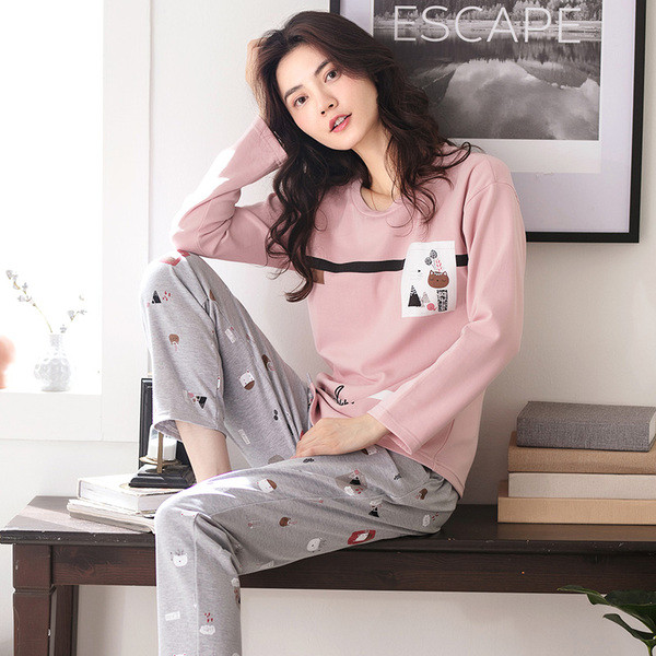 Дамска пижама - тениска с надпис и щампа и дълъг панталон с щампа