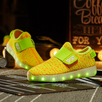 Μοντέρνα παιδικά πάνινα παπούτσια με φωτιζόμενα πέλματα σε διάφορα χρώματα