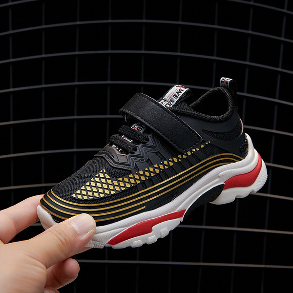 Детски маратонки в три нюанса подходящи за момичета и момчета