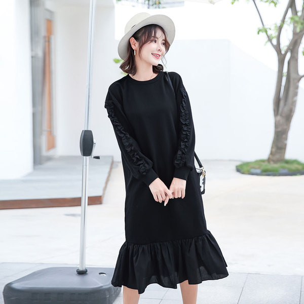 Модерна рокля за бременни жени с О-образно деколте и дълъг ръкав в черен цвят