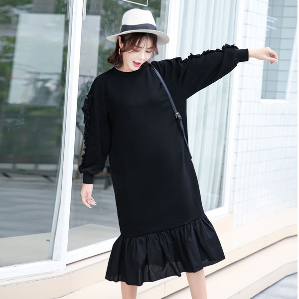 Модерна рокля за бременни жени с О-образно деколте и дълъг ръкав в черен цвят