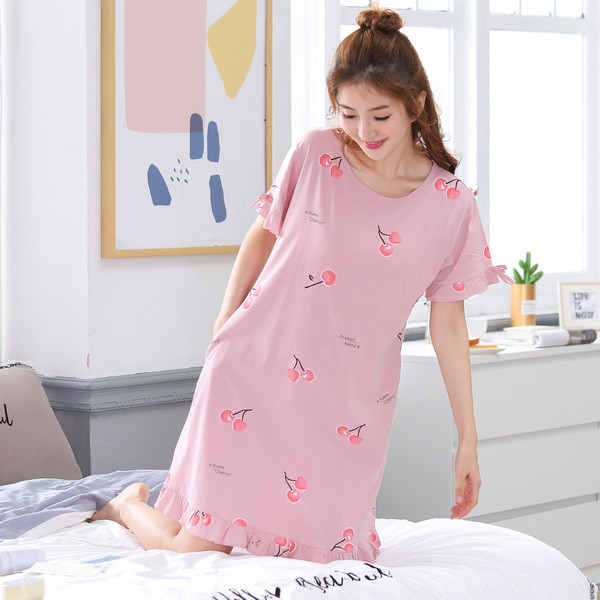 Дамска нощница с О-образна яка, надпис и щампа