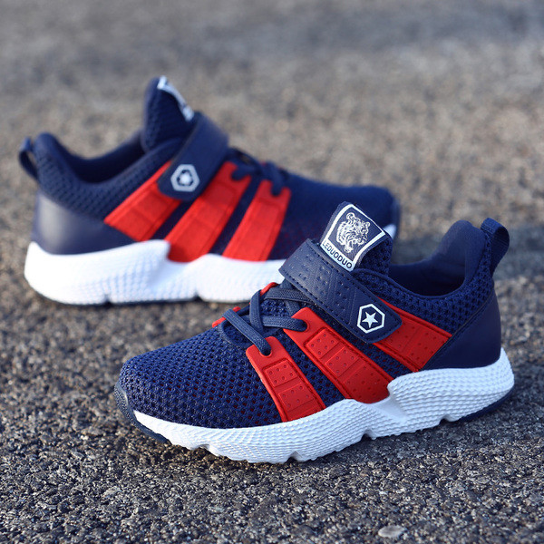 Модерни детски маратонки за момчета в два цвята 