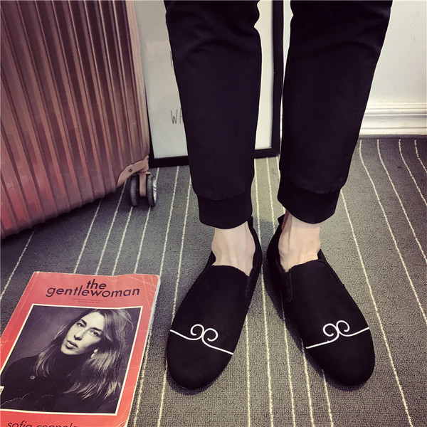 Есенни мъжки мокасини с цветна бродерия в черен цвят 