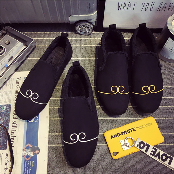 Есенни мъжки мокасини с цветна бродерия в черен цвят 