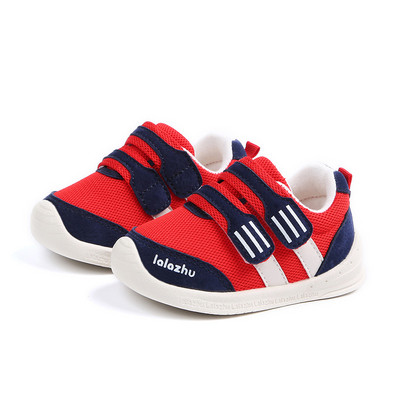 Детски обувки в четири цвята подходящи за момичета и момчета