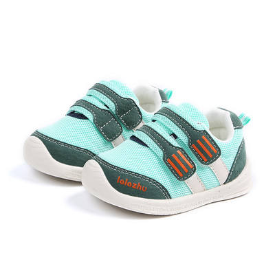 Детски обувки в четири цвята подходящи за момичета и момчета