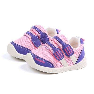 Детски обувки в четири цвята подходящи за момичета и момчета