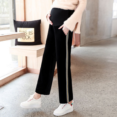 Ежедневен панталон за бременни жени в черен цвят със страничен кант - широк модел