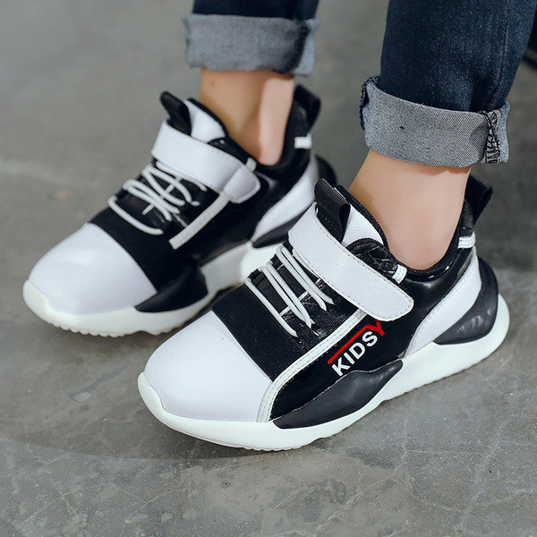 Модерни детски маратонки от еко кожа в два цвята за момчета