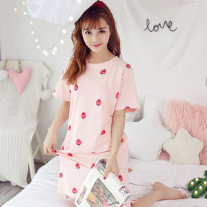 Дамска нощница с О-образна яка и щампа в два модела