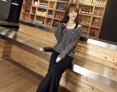 Μοντέρνο σετ για τις έγκυες γυναίκες σε δύο μέρη - φόρεμα και πουλόβερ