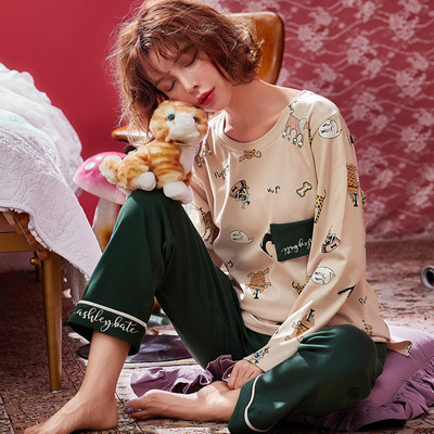 Дамска пижама - блуза с дълъг ръкав и панталон с висока еластична талия