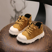 Модерни детски обувки в три цвята подходящи за момичета и момчета