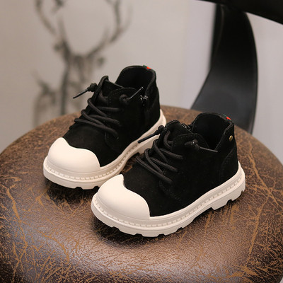 Модерни детски обувки в три цвята подходящи за момичета и момчета