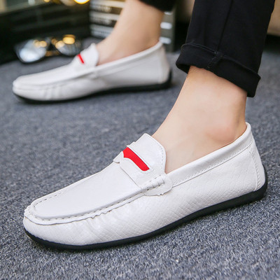 Модерни мъжки мокасини в черен и бял цвят