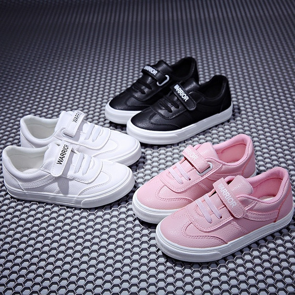 Модерни детски маратонки за момичета в три цвята