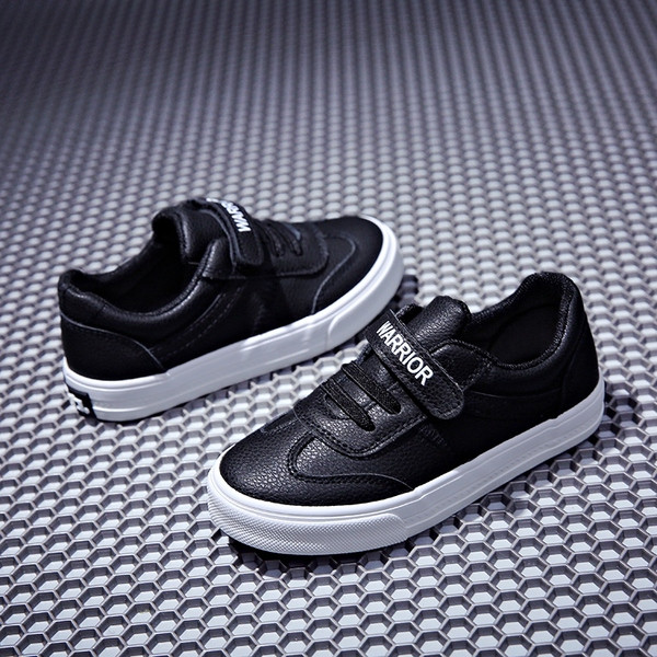 Модерни детски маратонки за момичета в три цвята