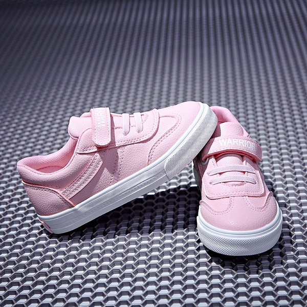 Модерни детски маратонки за момичета в три цвята