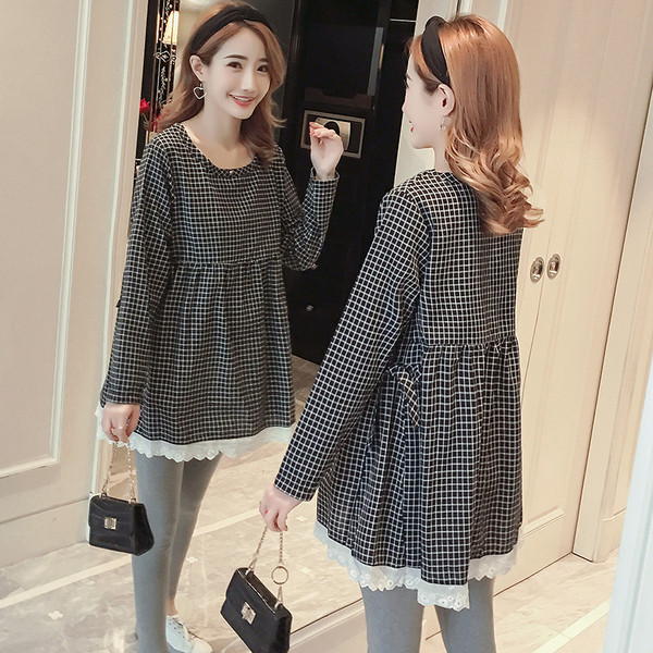 Карирана блуза за бременни жени с дантела в два цвята