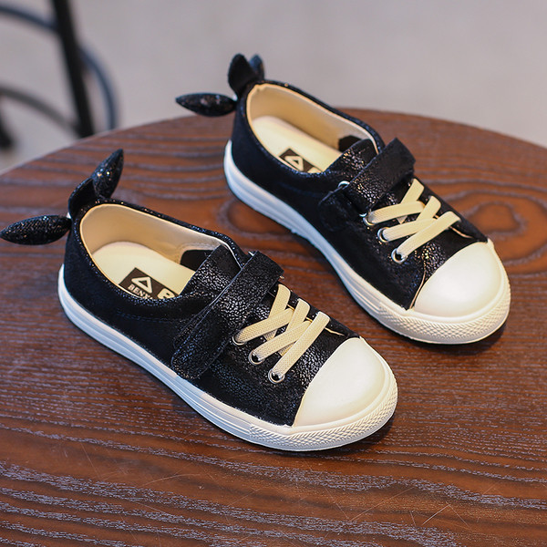 Детски кецове с 3D елементи за момичета в три цвята