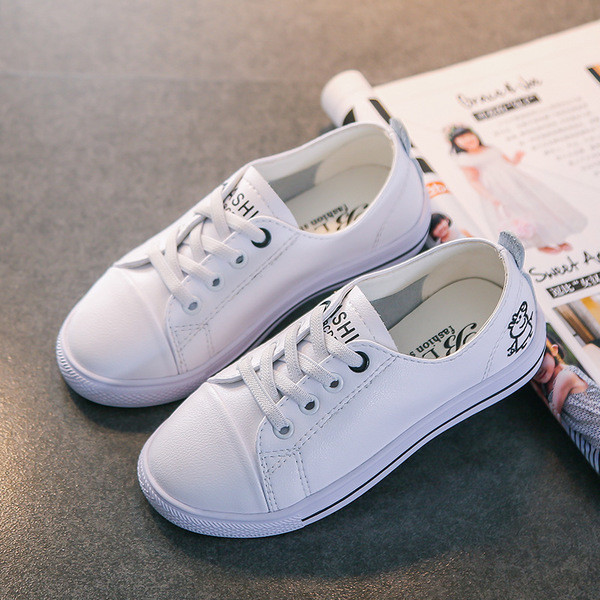 Детски кецове от еко кожа за момичета в бяло и черно 