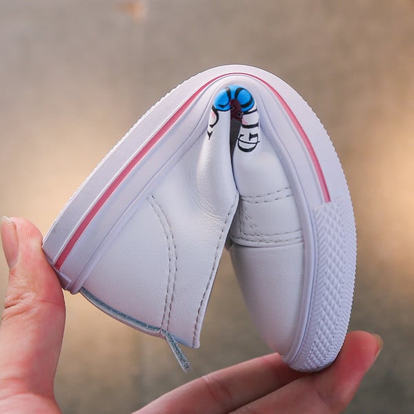 Детски кецове от еко кожа за момичета в бяло и черно 