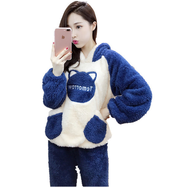 Зимна дамска пижама от две части в няколко модела 