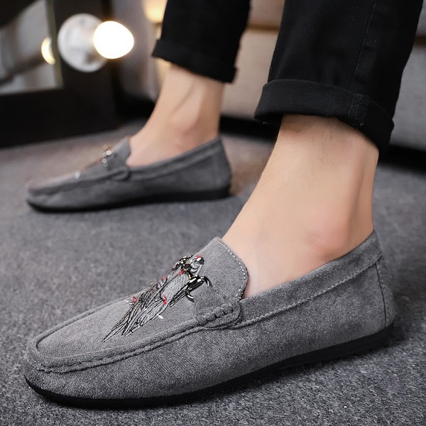 Стилни мъжки мокасини от велур с метален елемент в няколко цвята 