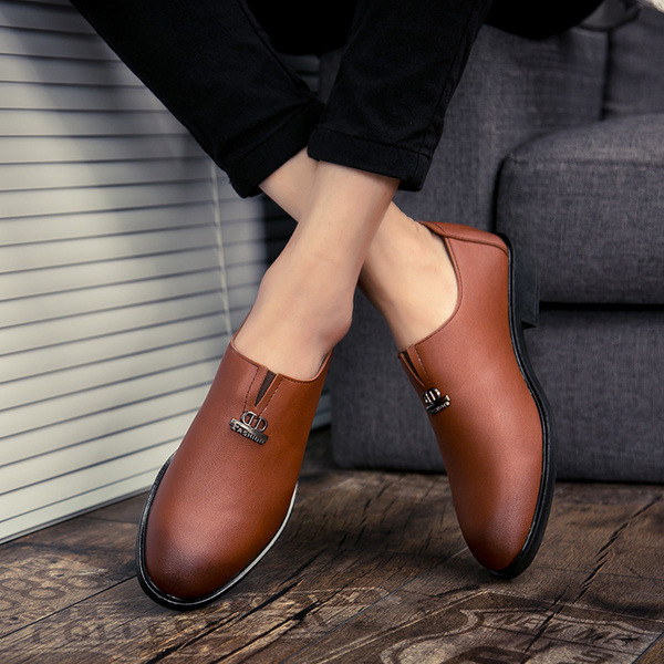 Pantofi formali barbatesti in doua culori model ascutit