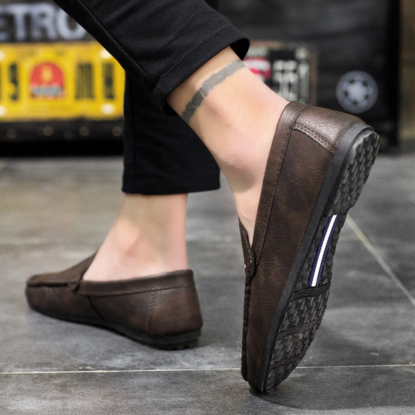 Кожени мъжки мокасини в два цвята 