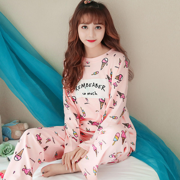 Pijamale de dama in culori deschise cu imprimeu - mai multe modele