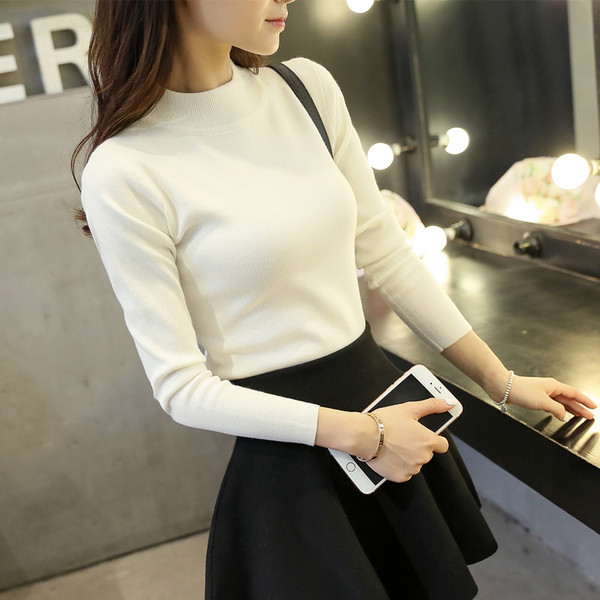 Pulover de damă cu gât O în cinci culori diferite