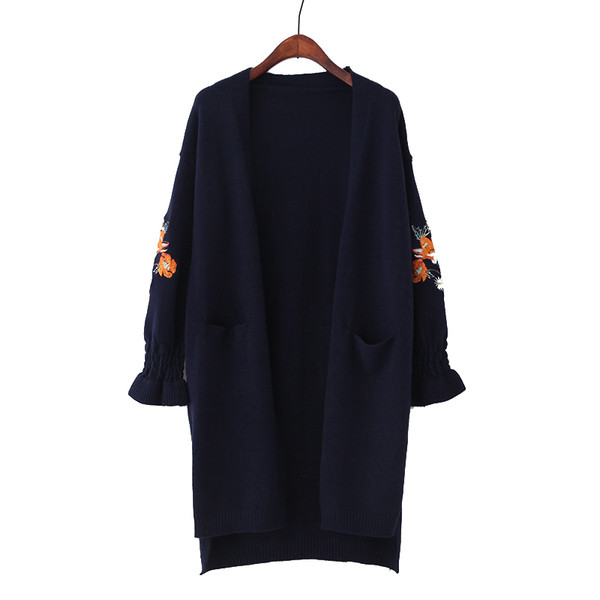 Vesta de dama moderna model asimetric cu broderie colorata pe maneci